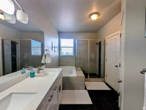 Bath - 28 E Yellow Cliff Dr S, Draper, UT 84020 photo 1 of 4