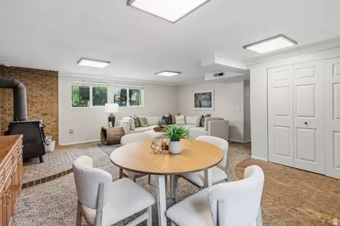Dining - 637 S 850 E, Centerville, UT 84014 photo 4 of 4