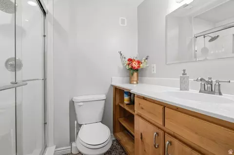 Bath - 637 S 850 E, Centerville, UT 84014 photo 3 of 3
