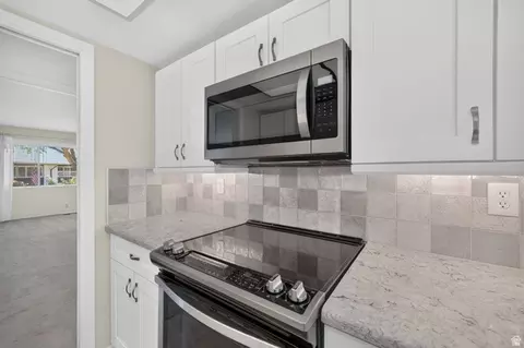 Kitchen - 957 E 5014 S, Murray, UT 84117 photo 3 of 5