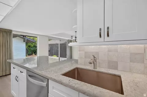 Kitchen - 957 E 5014 S, Murray, UT 84117 photo 4 of 5