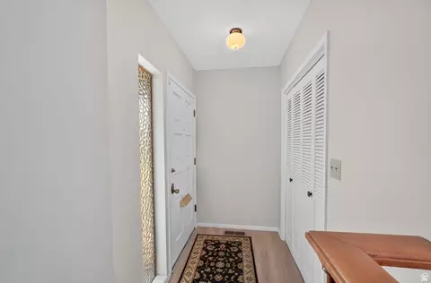 Entry Way - 957 E 5014 S, Murray, UT 84117 photo 2 of 2