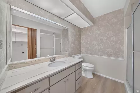 Bath - 957 E 5014 S, Murray, UT 84117 photo 3 of 4