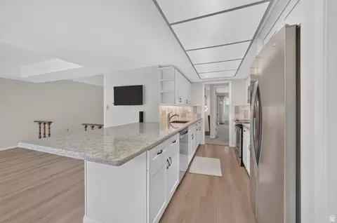Kitchen - 957 E 5014 S, Murray, UT 84117 photo 2 of 5
