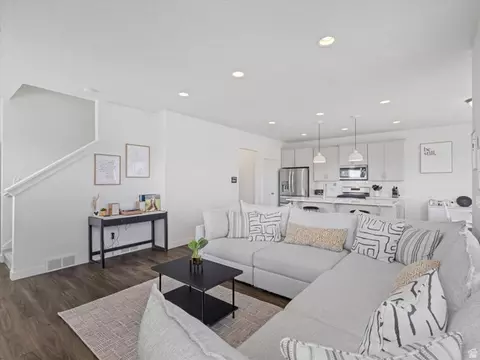 Living - 1438 N 1190 E, Payson, UT 84651 photo 2 of 2