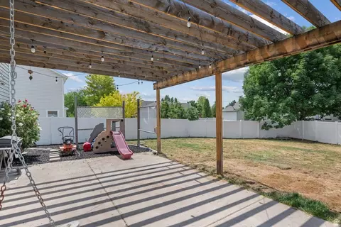 Exterior - 2028 S 875 E, Clearfield, UT 84015 photo 4 of 7