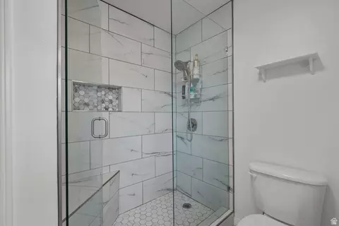 Bath - 2028 S 875 E, Clearfield, UT 84015 photo 3 of 4