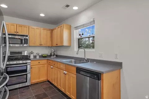 Kitchen - 2028 S 875 E, Clearfield, UT 84015 photo 4 of 4