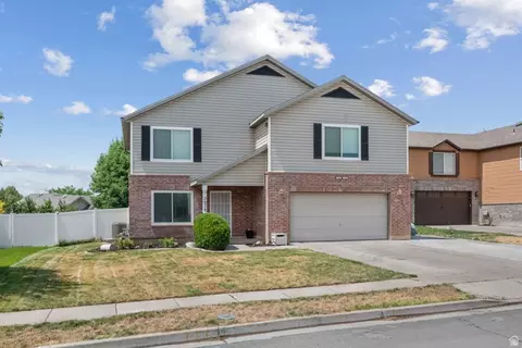 Exterior - 2028 S 875 E, Clearfield, UT 84015 photo 7 of 7