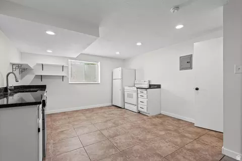 Kitchen - 341 E Heather Ridge Cir, Sandy, UT 84070 photo 4 of 4