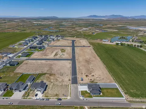3195 S 5325 W #216, Hooper, UT 84315