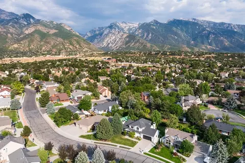 View/Area - 2398 E Willow Hills Dr, Sandy, UT 84093 photo 5 of 5