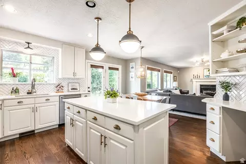 Kitchen - 2398 E Willow Hills Dr, Sandy, UT 84093 photo 1 of 7