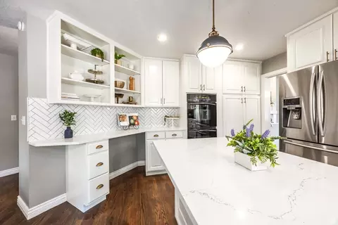 Kitchen - 2398 E Willow Hills Dr, Sandy, UT 84093 photo 7 of 7