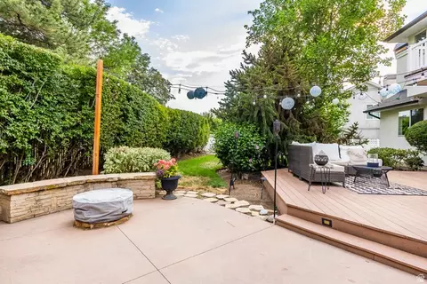 Exterior - 2398 E Willow Hills Dr, Sandy, UT 84093 photo 13 of 18