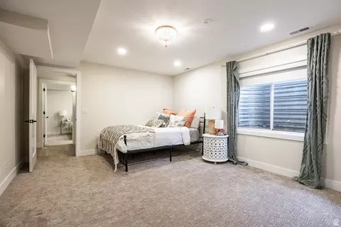 Bedroom - 2398 E Willow Hills Dr, Sandy, UT 84093 photo 3 of 6