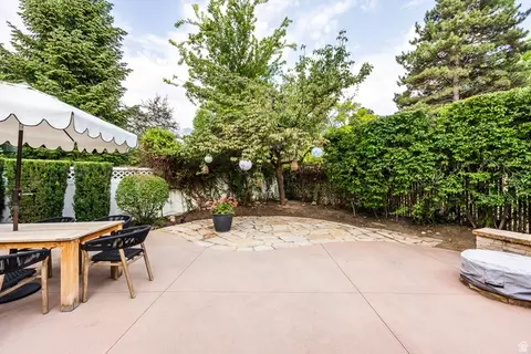 Exterior - 2398 E Willow Hills Dr, Sandy, UT 84093 photo 8 of 18