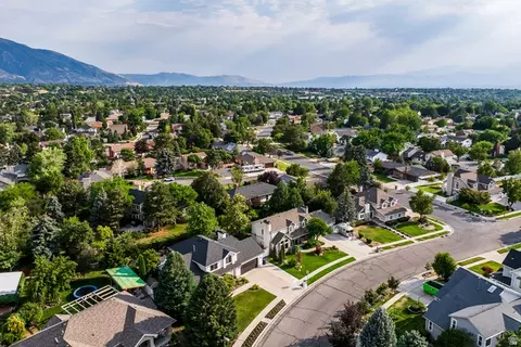 View/Area - 2398 E Willow Hills Dr, Sandy, UT 84093 photo 2 of 5