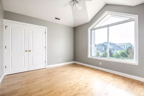 Bedroom - 2398 E Willow Hills Dr, Sandy, UT 84093 photo 4 of 6