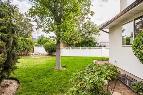 Exterior - 2398 E Willow Hills Dr, Sandy, UT 84093 photo 5 of 18