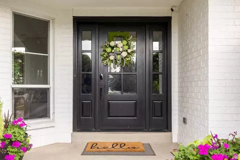 Entry Way - 2398 E Willow Hills Dr, Sandy, UT 84093 photo 7 of 7