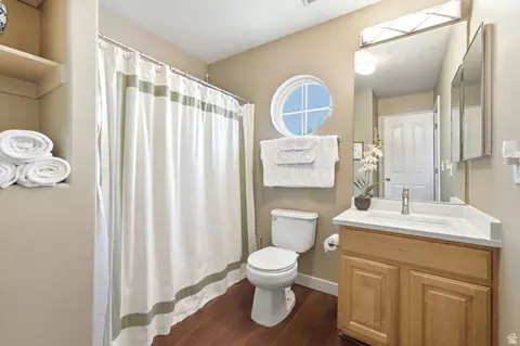 Bath - 1782 Kiera Ct, Holladay, UT 84124 photo 3 of 3