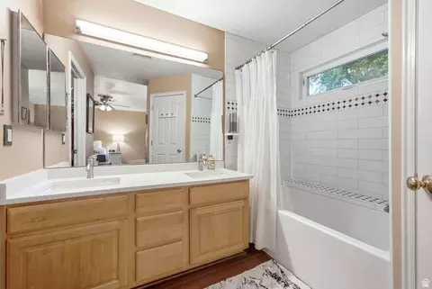 Bath - 1782 Kiera Ct, Holladay, UT 84124 photo 2 of 3