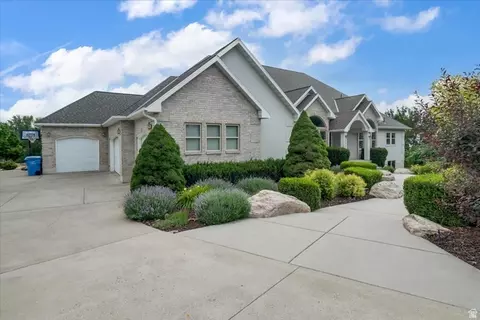 Exterior - 2945 N Canyon Ridge Dr, North Logan, UT 84341 photo 4 of 13