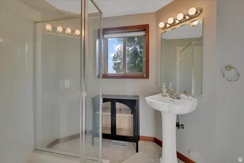 Bath - 2945 N Canyon Ridge Dr, North Logan, UT 84341 photo 8 of 10