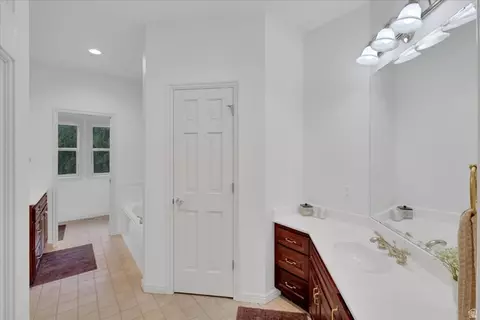 Bath - 2945 N Canyon Ridge Dr, North Logan, UT 84341 photo 3 of 10