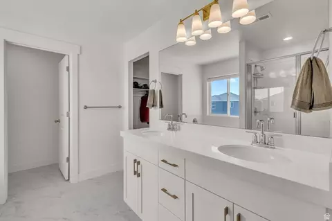 Bath - 1166 E Springwater Way, Eagle Mountain, UT 84005 photo 4 of 5