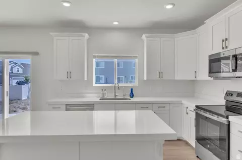 Kitchen - 1166 E Springwater Way, Eagle Mountain, UT 84005 photo 1 of 2