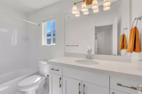 Bath - 1166 E Springwater Way, Eagle Mountain, UT 84005 photo 2 of 5