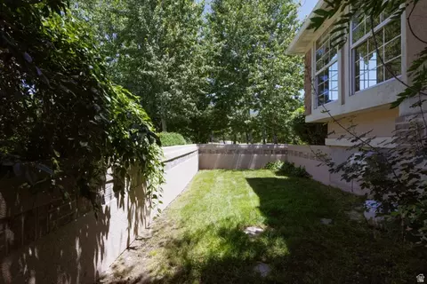 2050 E Johnstone Dr, Sandy, UT 84093 photo 33