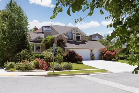 2050 E Johnstone Dr, Sandy, UT 84093 photo 3