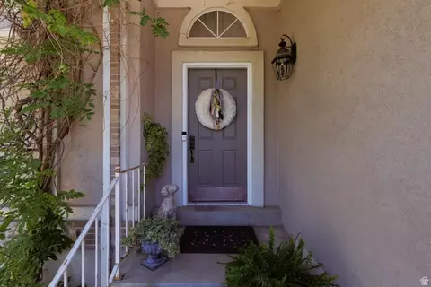 2050 E Johnstone Dr, Sandy, UT 84093 photo 5