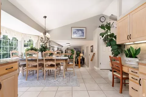 2050 E Johnstone Dr, Sandy, UT 84093 photo 15
