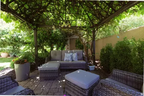 2050 E Johnstone Dr, Sandy, UT 84093 photo 35