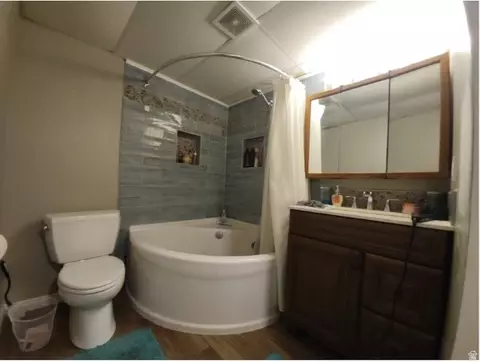 Bath - 2255 E Sunset Dr, Layton, UT 84040 photo 5 of 5