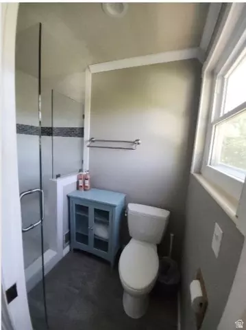 Bath - 2255 E Sunset Dr, Layton, UT 84040 photo 2 of 5