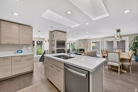 3989 S 2250 E, Holladay, UT 84124 photo 12
