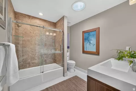 3989 S 2250 E, Holladay, UT 84124 photo 20
