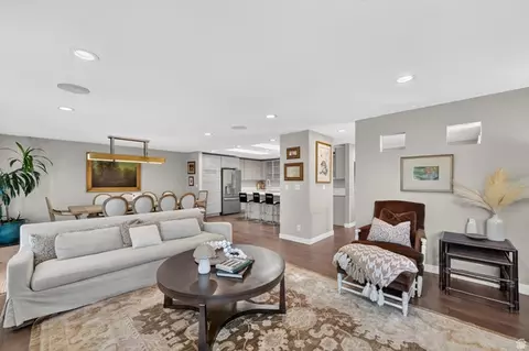 3989 S 2250 E, Holladay, UT 84124 photo 6