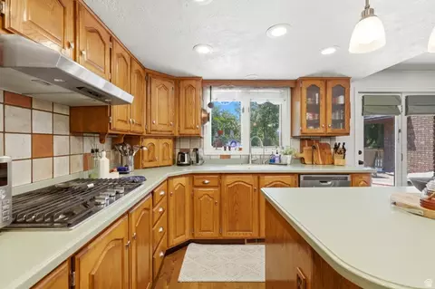 632 E 3550 S, Bountiful, UT 84010 photo 4