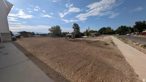 Exterior - 10718 S 580 E, Sandy, UT 84070 photo 4 of 9