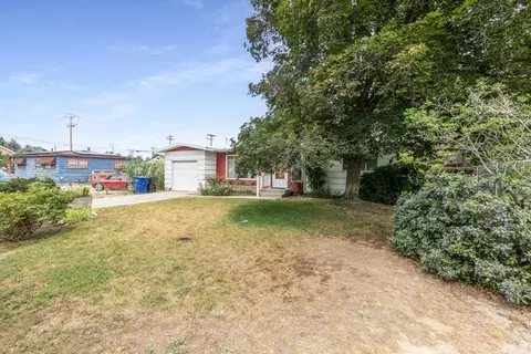 Exterior - 723 E 8425 S, Sandy, UT 84094 photo 3 of 8