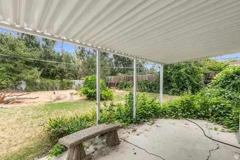 Exterior - 723 E 8425 S, Sandy, UT 84094 photo 4 of 8