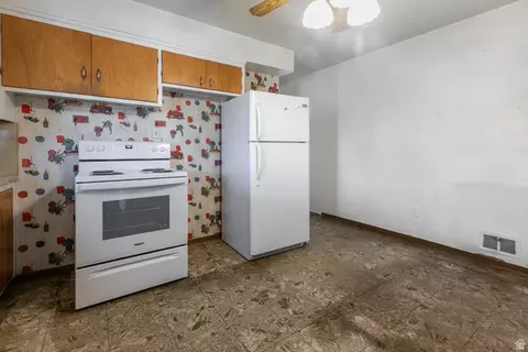 Kitchen - 723 E 8425 S, Sandy, UT 84094 photo 2 of 2