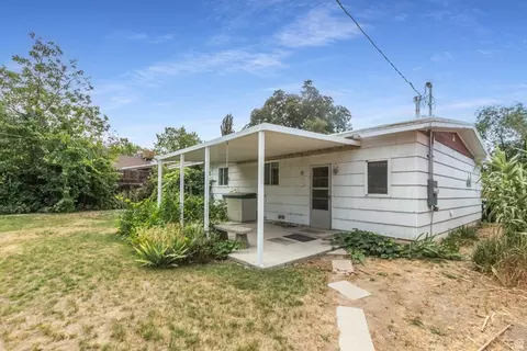 Exterior - 723 E 8425 S, Sandy, UT 84094 photo 5 of 8
