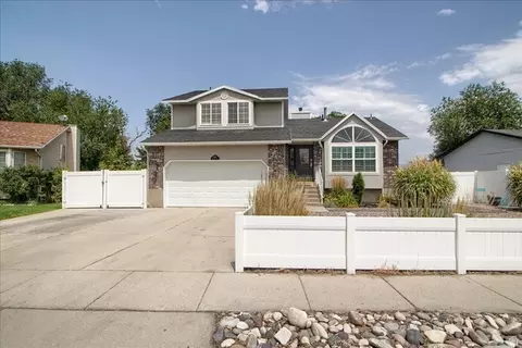 4821 S Bitter Root Dr, Taylorsville, UT 84129